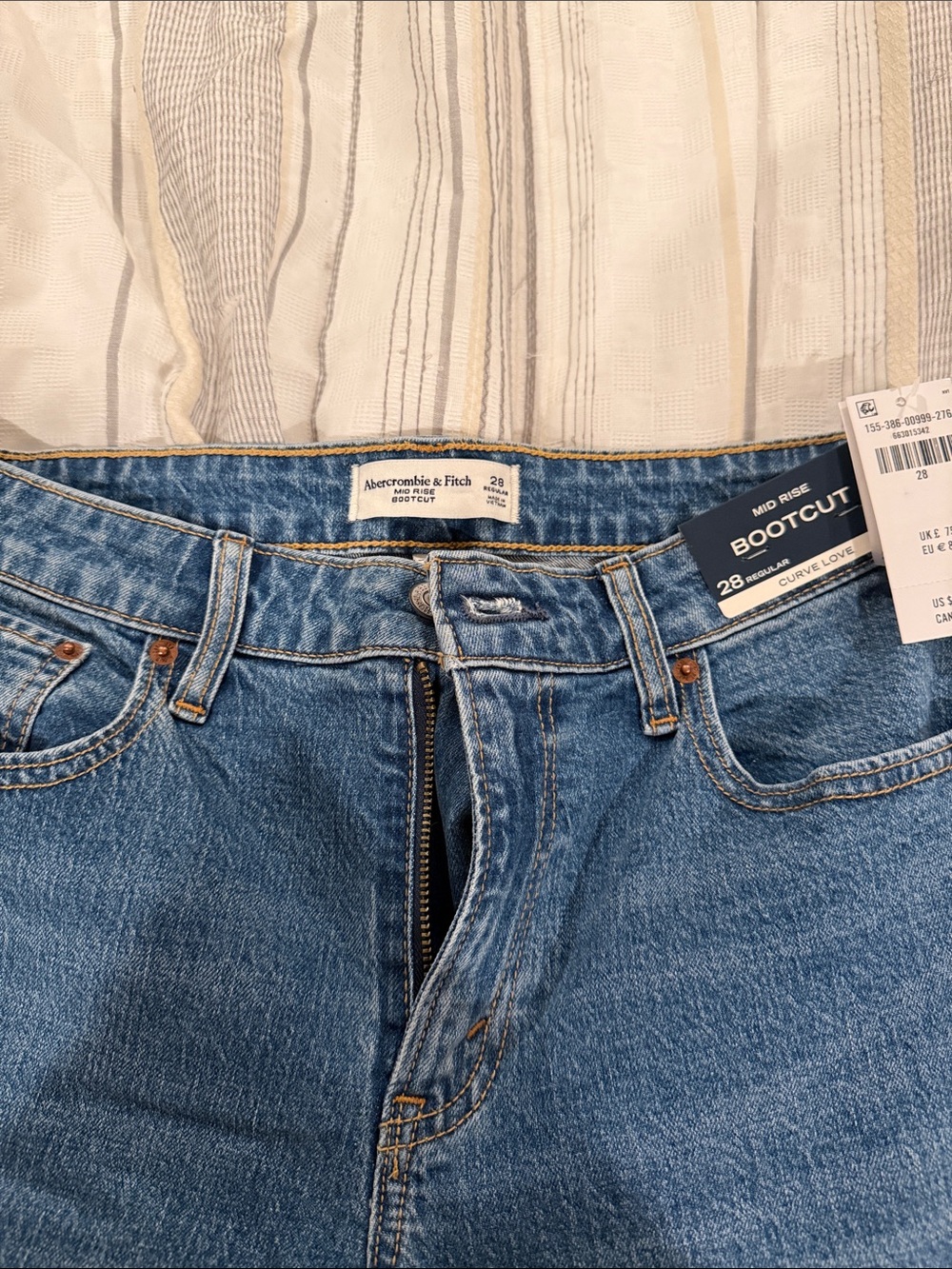 Abercrombie & Fitch women’s mid rise Bootcut curve love 28 Jeans